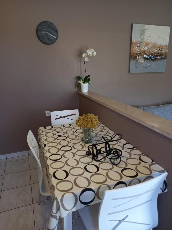 Apartman Katica Banjol Exteriör bild