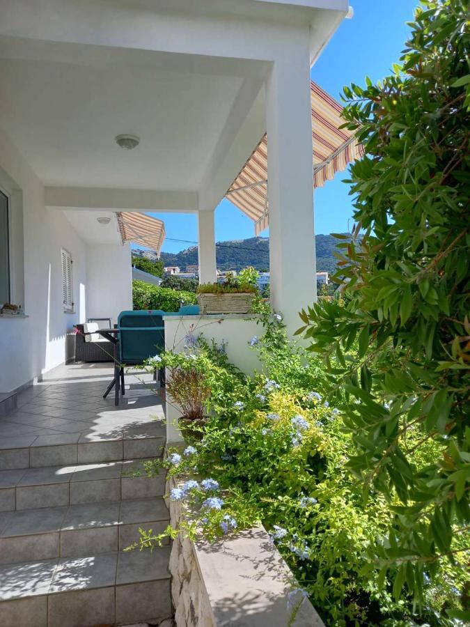 Apartman Katica Banjol Exteriör bild