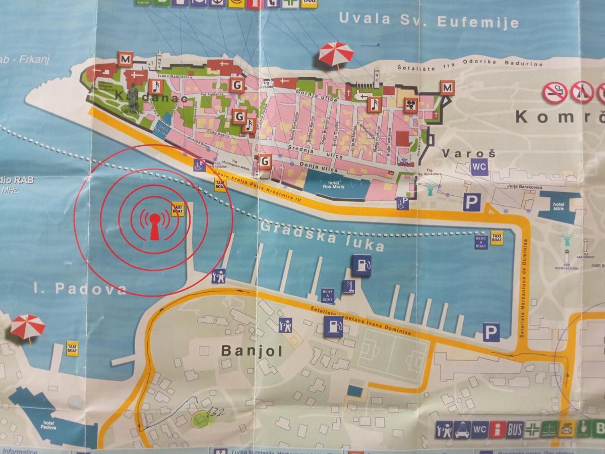 Apartman Katica Banjol Exteriör bild