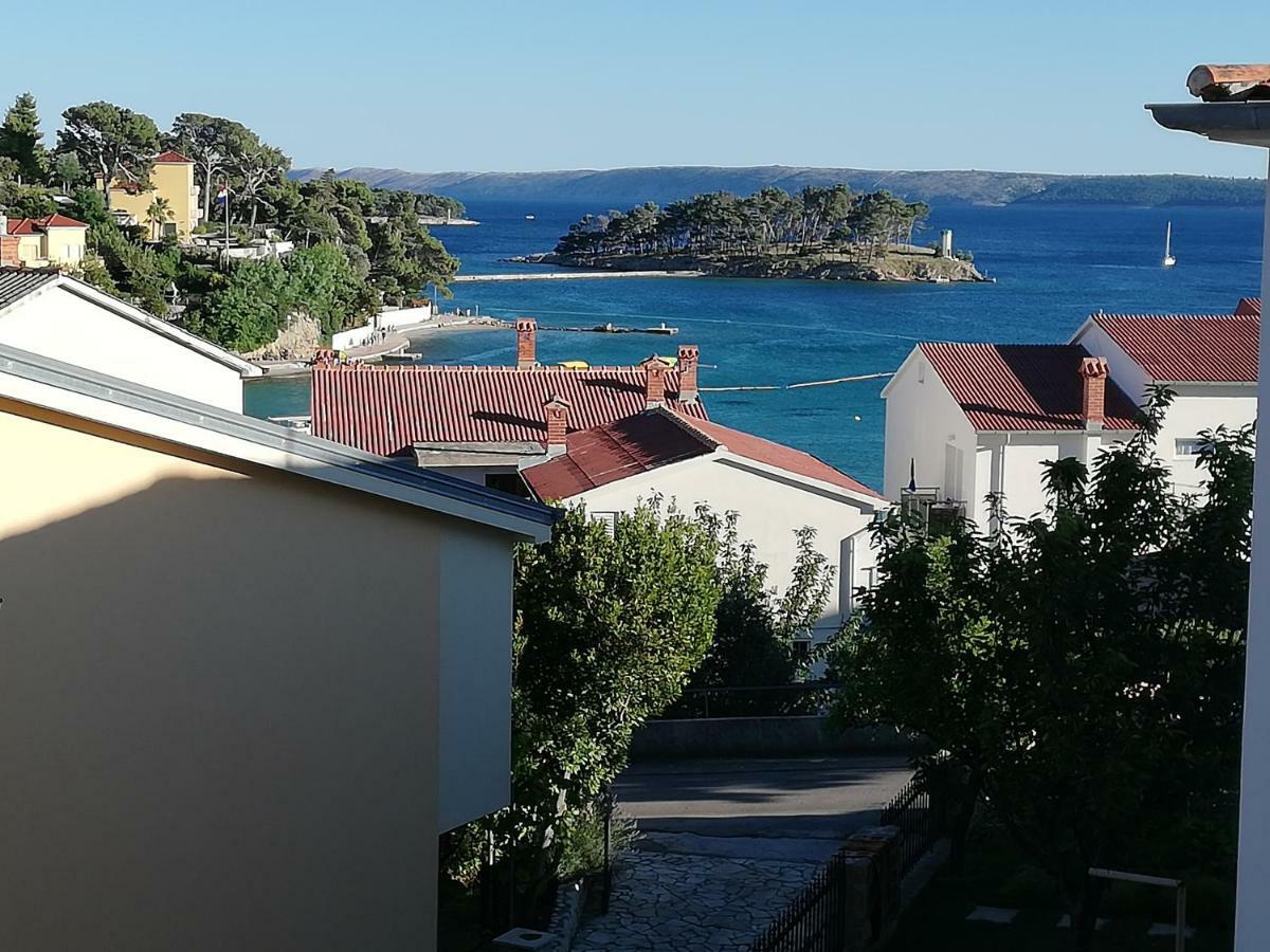 Apartman Katica Banjol Exteriör bild